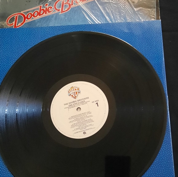 The Doobie Brothers- One Step Closer, Vinyl LP 1980 - Picture 6 of 9